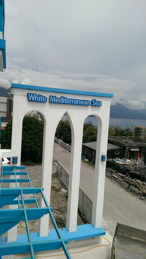 White Mediterranean Dahan Exterior photo